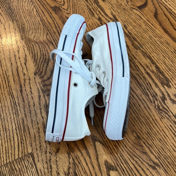 Woman’s Converse white sneakers, Size 6 - Picture 3 of 6